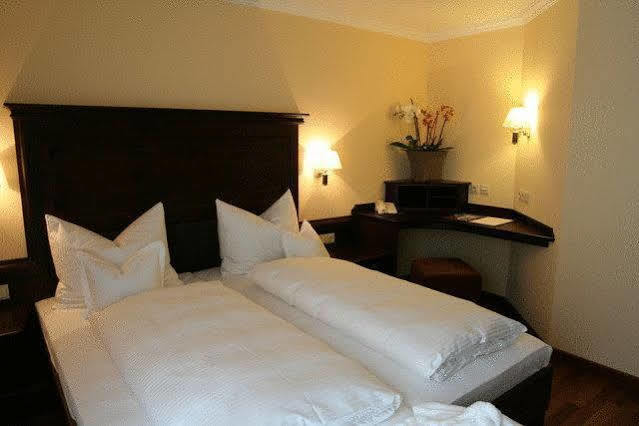 Hotel Zur Post Kötzting エクステリア 写真
