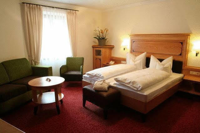 Hotel Zur Post Kötzting エクステリア 写真